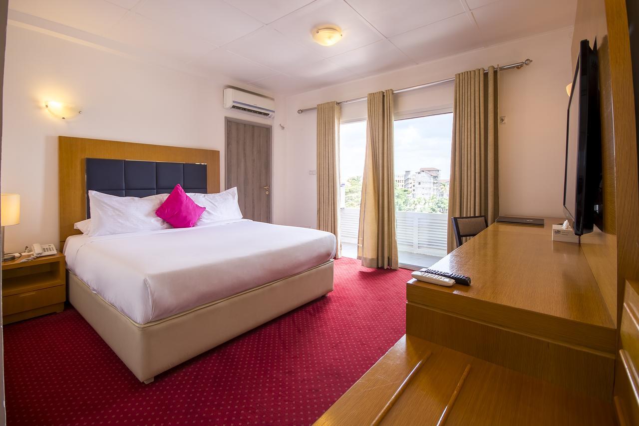 كينشاسا Leon Hotel المظهر الخارجي الصورة